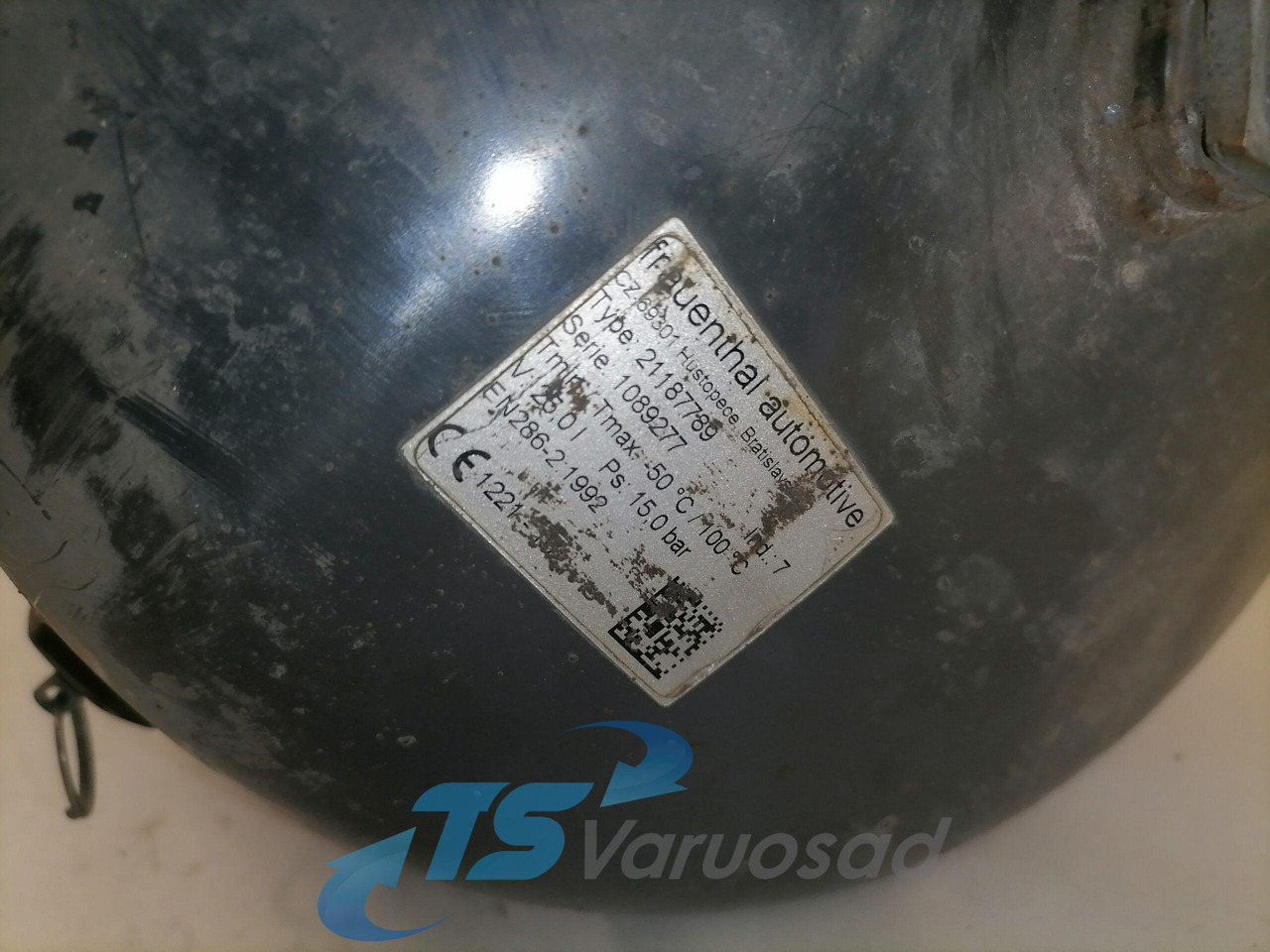Volvo Air tank 21187789 - Peça universal para Camião: foto 4 Volvo Air tank 21187789 - Peça universal para Camião: foto 4