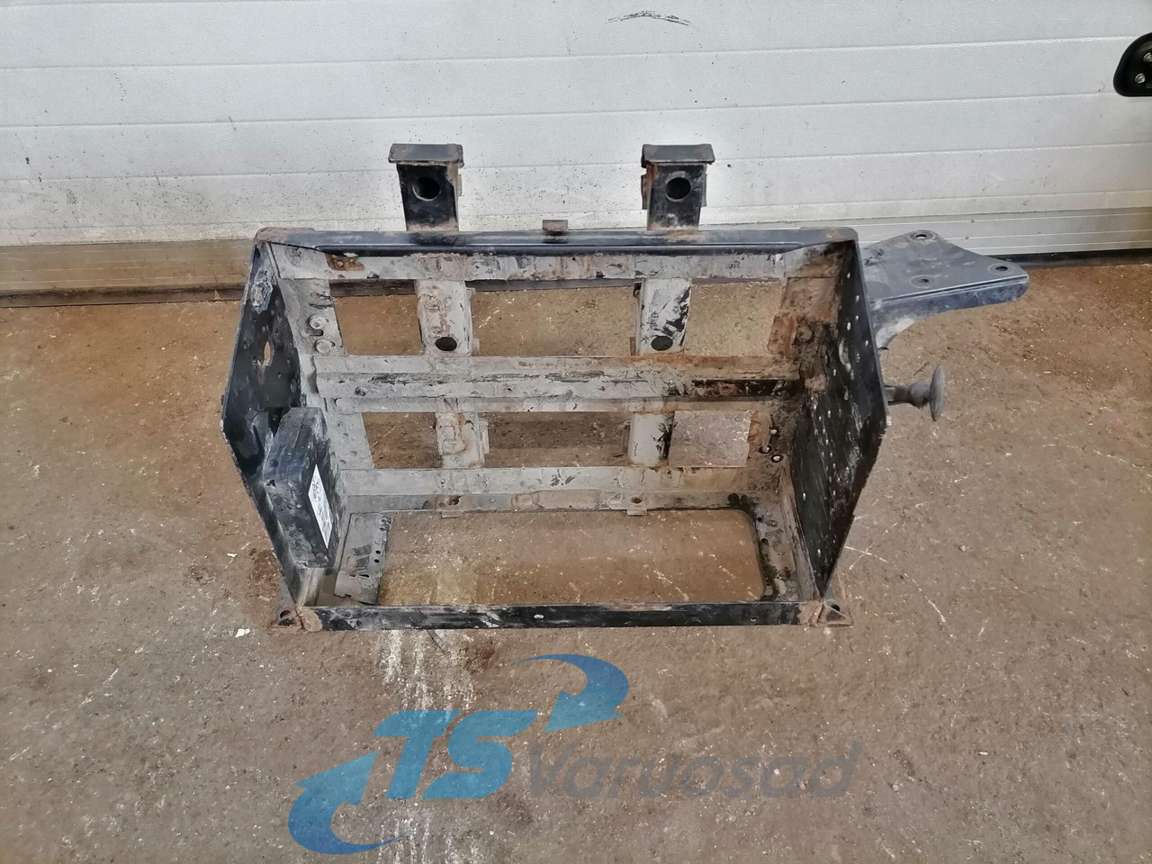 Volvo Battery box 82242391 - Bateria automotiva para Camião: foto 1 Volvo Battery box 82242391 - Bateria automotiva para Camião: foto 1