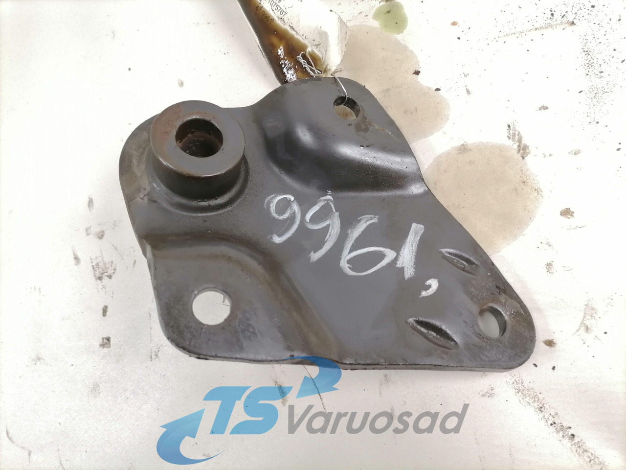 Volvo Bracket 1075787 - Estrutura/ Châssis para Camião: foto 2 Volvo Bracket 1075787 - Estrutura/ Châssis para Camião: foto 2