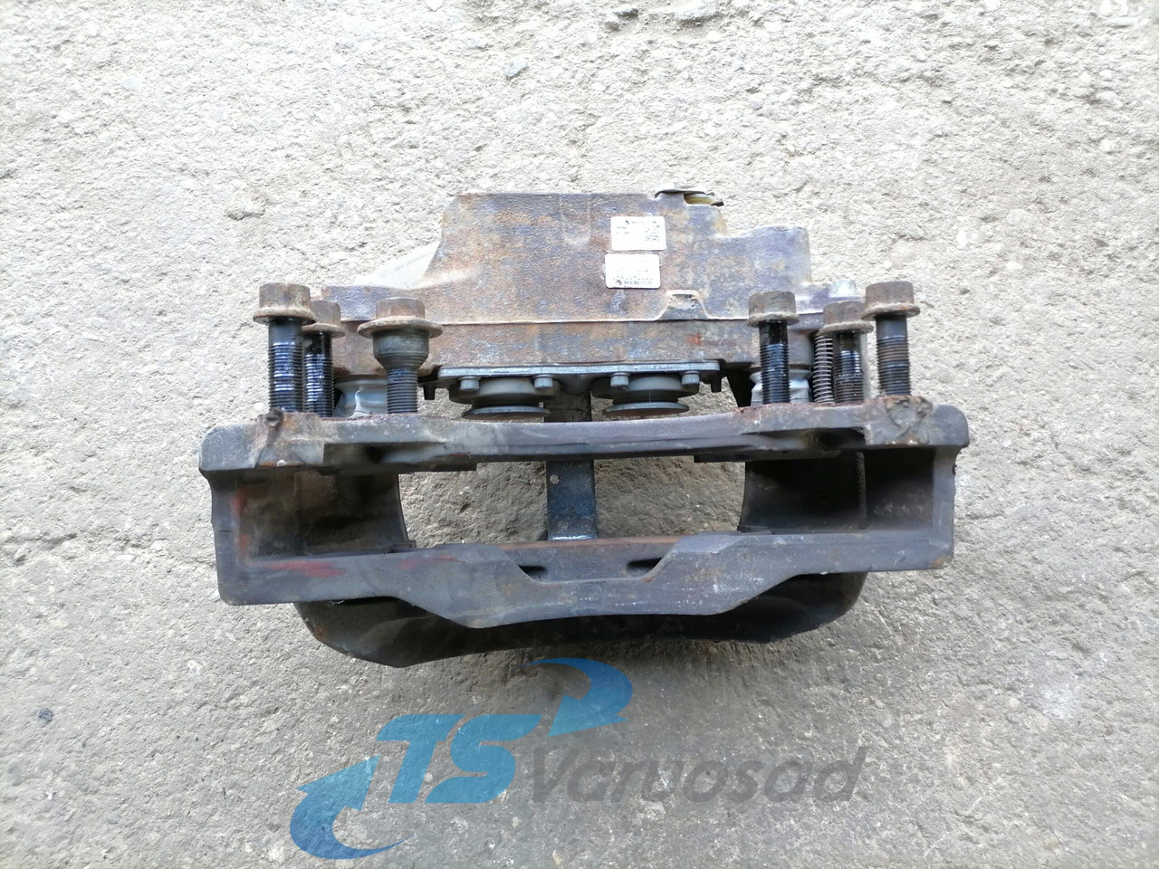 Volvo Brake caliper 20704262 - Peças de freio para Camião: foto 1 Volvo Brake caliper 20704262 - Peças de freio para Camião: foto 1