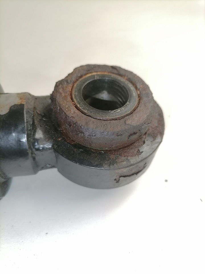 Volvo Cab tilting cylinder 3198843 - Suspensão da cabina para Camião: foto 2 Volvo Cab tilting cylinder 3198843 - Suspensão da cabina para Camião: foto 2