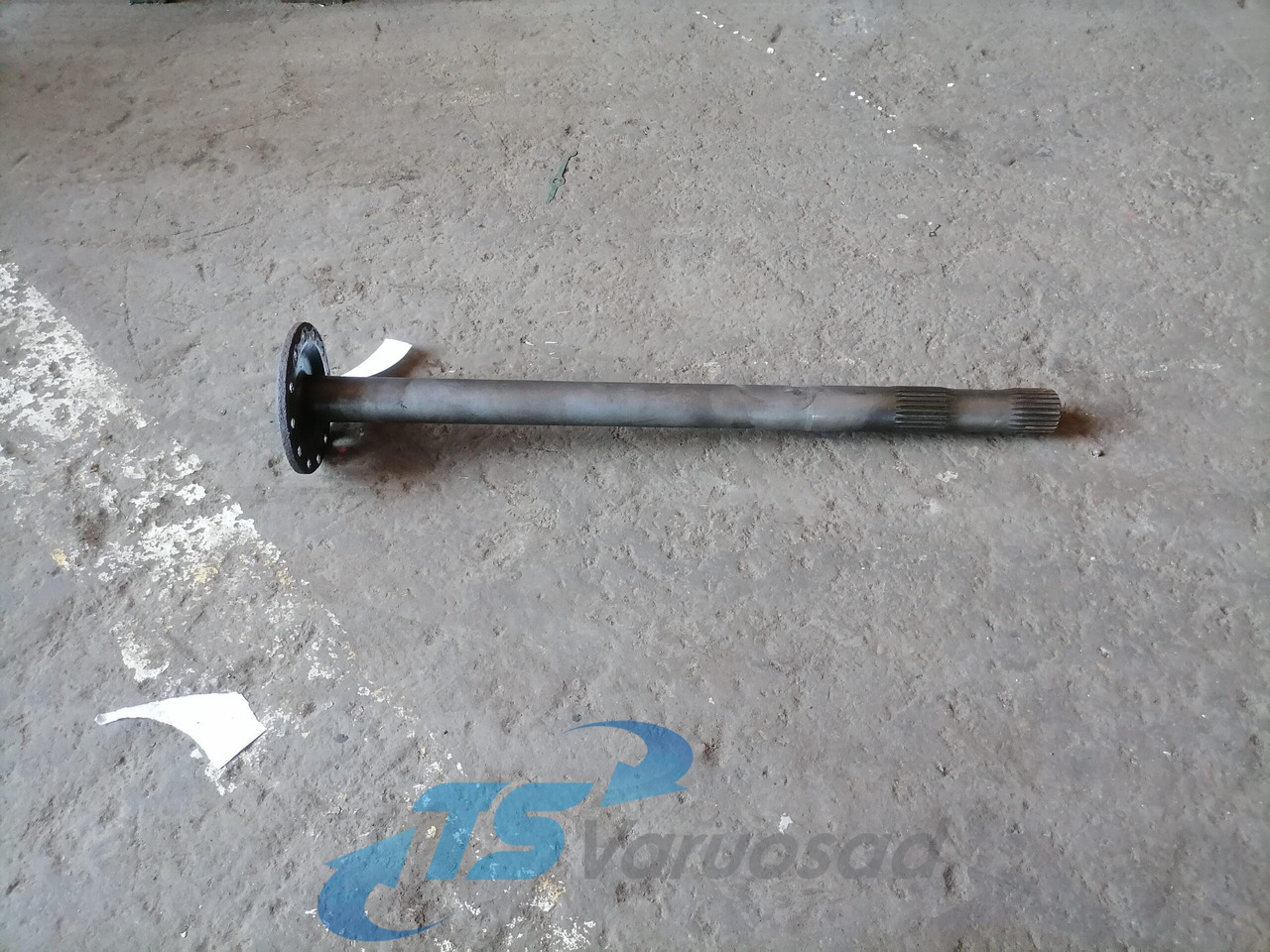 Volvo Drive shaft 1524628 - Semi eixo para Camião: foto 1 Volvo Drive shaft 1524628 - Semi eixo para Camião: foto 1