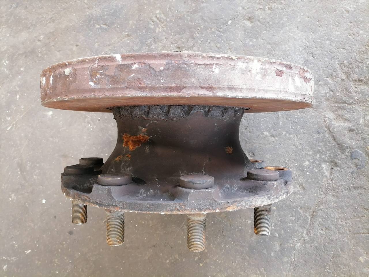 Volvo First wheel hub 1026659 - Cubo de roda para Camião: foto 4 Volvo First wheel hub 1026659 - Cubo de roda para Camião: foto 4