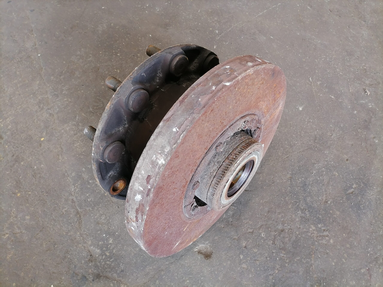 Volvo First wheel hub 1026659 - Cubo de roda para Camião: foto 2 Volvo First wheel hub 1026659 - Cubo de roda para Camião: foto 2