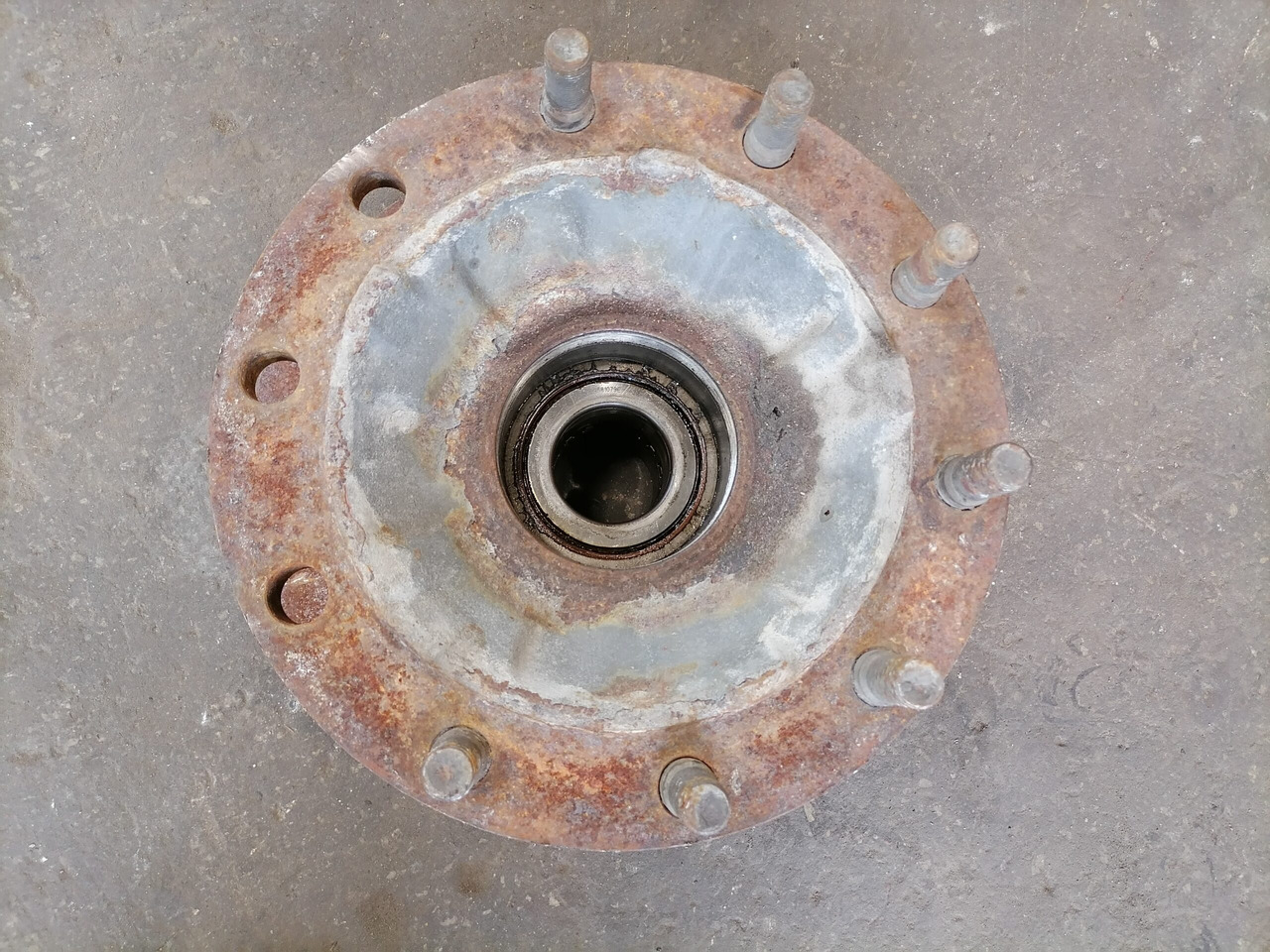 Volvo First wheel hub 1026659 - Cubo de roda para Camião: foto 5 Volvo First wheel hub 1026659 - Cubo de roda para Camião: foto 5