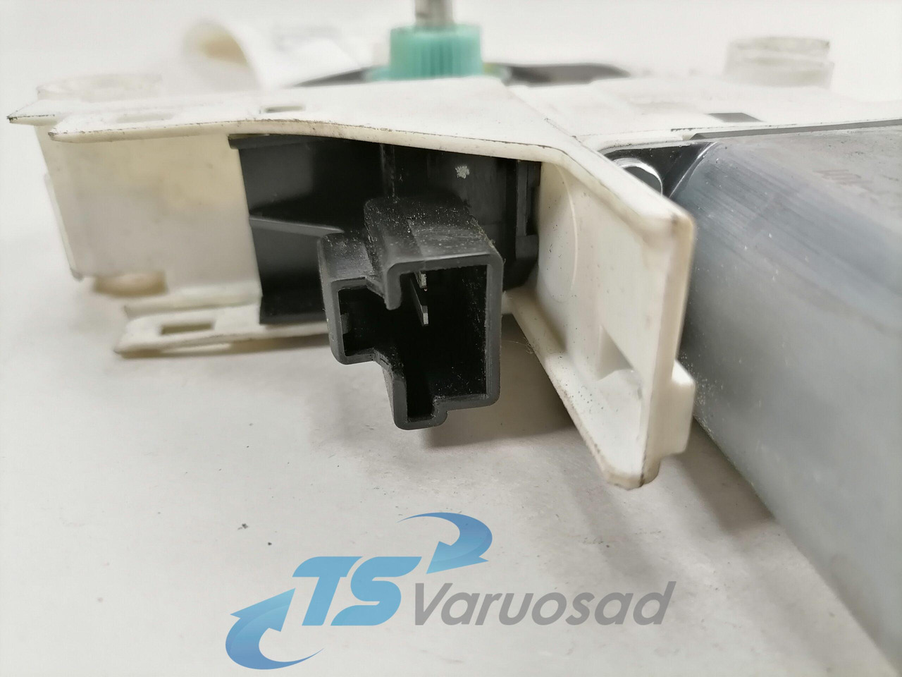 Volvo Glass lift 82907373 - Vidro e peças para Camião: foto 3 Volvo Glass lift 82907373 - Vidro e peças para Camião: foto 3