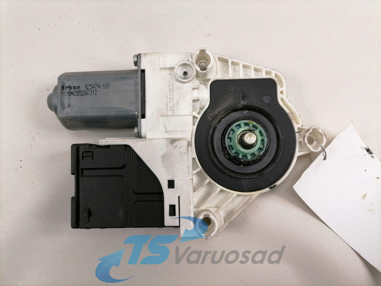 Volvo Glass lift 84062947 - Vidro e peças para Camião: foto 2 Volvo Glass lift 84062947 - Vidro e peças para Camião: foto 2