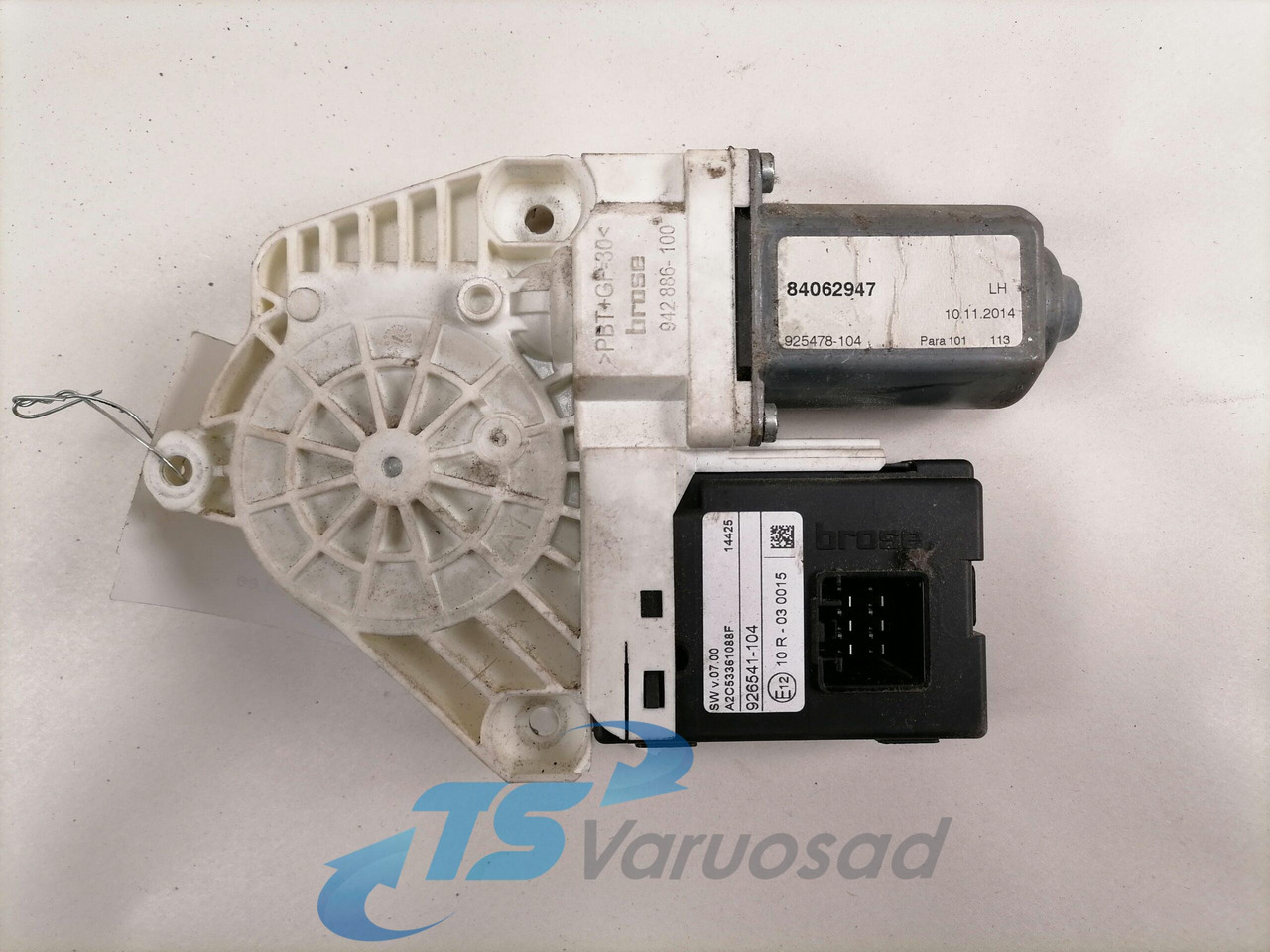 Volvo Glass lift 84062947 - Vidro e peças para Camião: foto 3 Volvo Glass lift 84062947 - Vidro e peças para Camião: foto 3