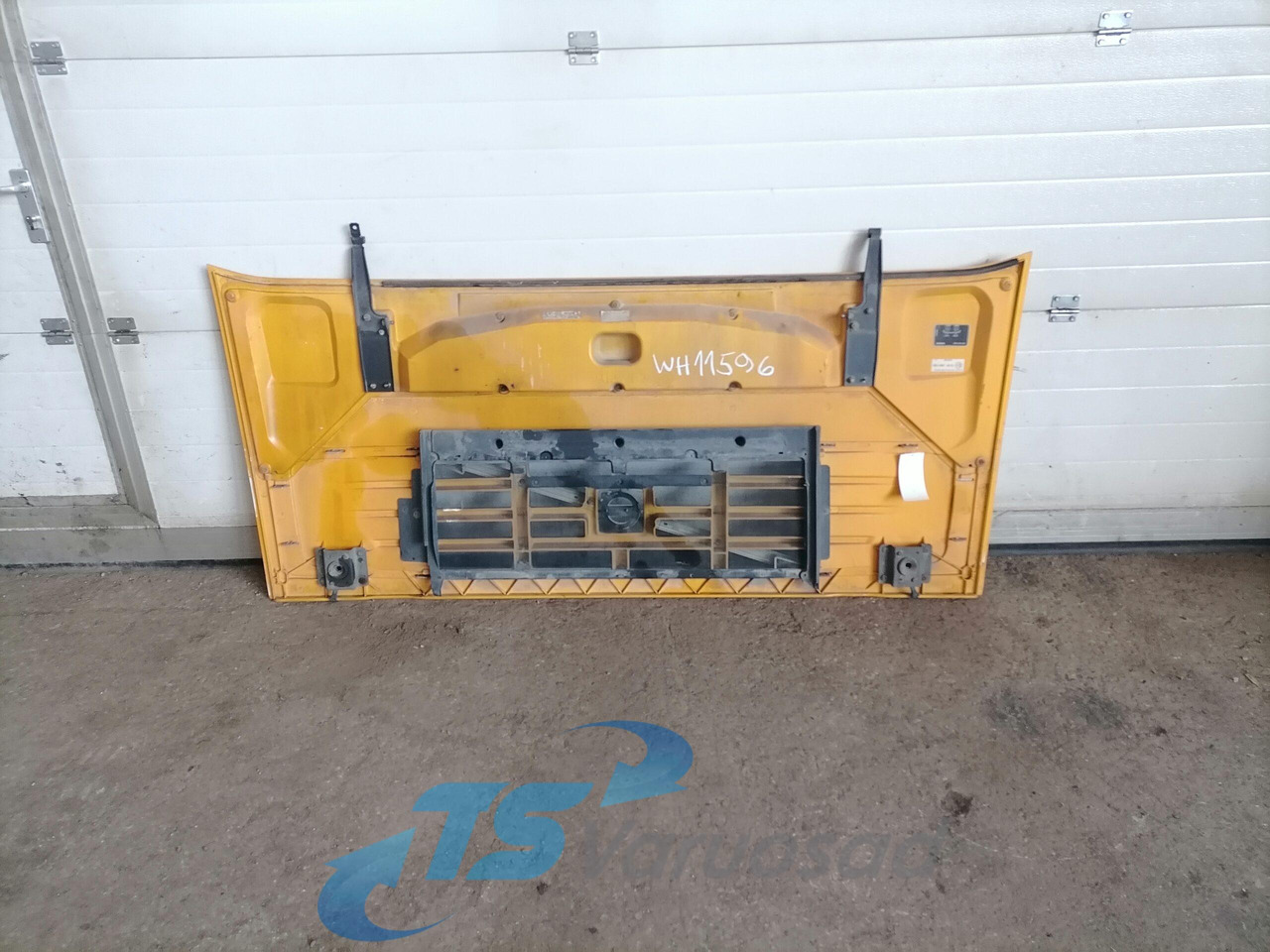 Volvo Grille panel 20360266 - Grade radiador para Camião: foto 2 Volvo Grille panel 20360266 - Grade radiador para Camião: foto 2