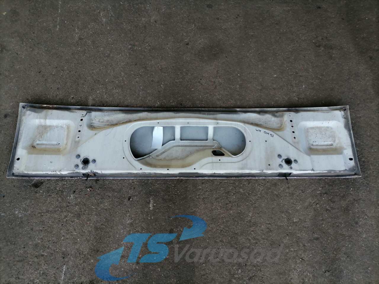 Volvo Grille panel 8191220 - Grade radiador para Camião: foto 2 Volvo Grille panel 8191220 - Grade radiador para Camião: foto 2