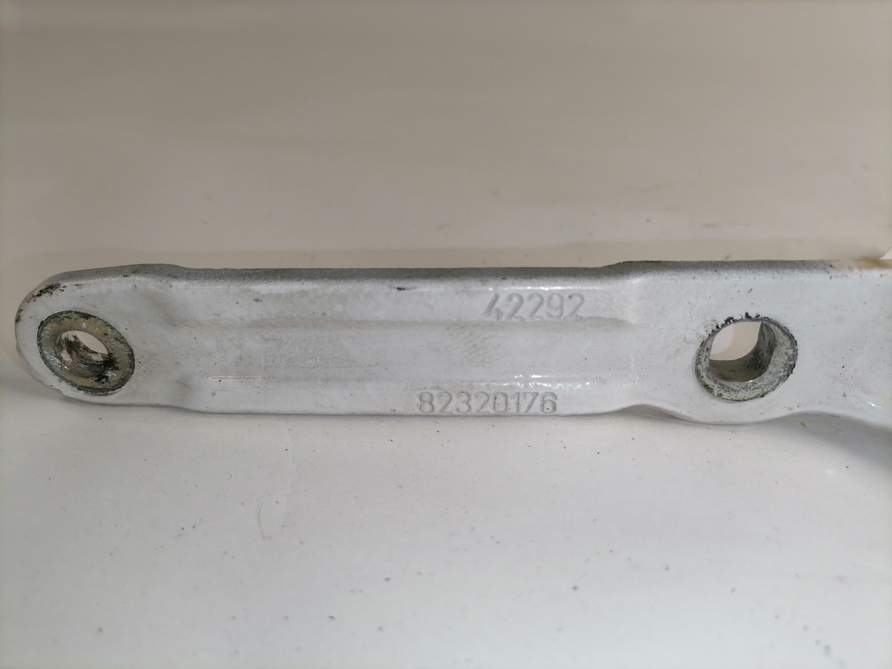 Volvo Iluvõre kandurhing 82320177 - Grade radiador para Camião: foto 4 Volvo Iluvõre kandurhing 82320177 - Grade radiador para Camião: foto 4