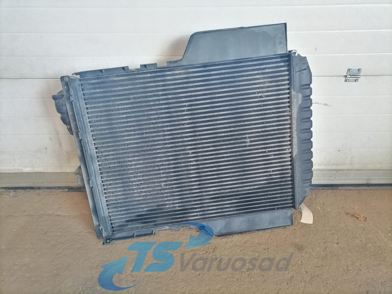 Volvo Intercooler radiator 20936050 - Intercooler para Camião: foto 2 Volvo Intercooler radiator 20936050 - Intercooler para Camião: foto 2