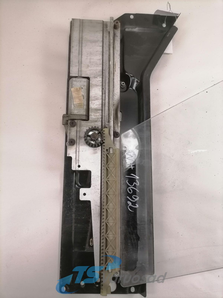 Volvo Küljeklaas, parem 20862570 - Vidro e peças para Camião: foto 4 Volvo Küljeklaas, parem 20862570 - Vidro e peças para Camião: foto 4