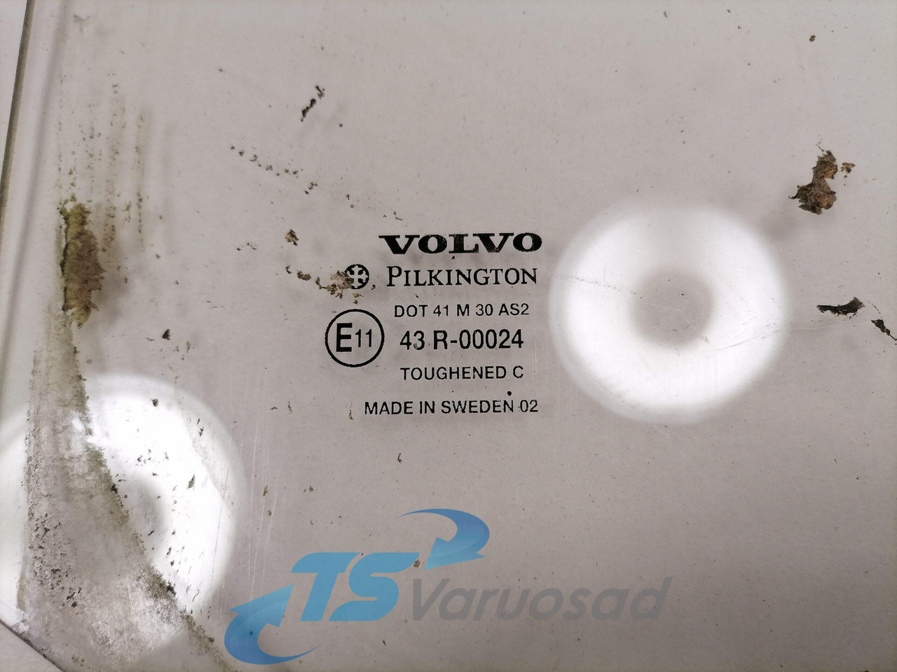 Volvo Küljeklaas, parem 8140913 - Vidro e peças para Camião: foto 3 Volvo Küljeklaas, parem 8140913 - Vidro e peças para Camião: foto 3