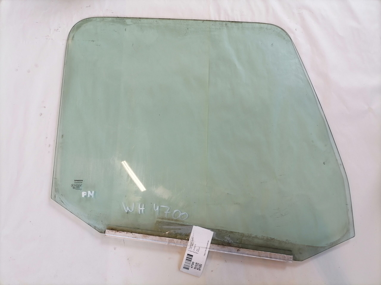 Volvo Küljeklaas, parem 8140913 - Vidro e peças para Camião: foto 2 Volvo Küljeklaas, parem 8140913 - Vidro e peças para Camião: foto 2