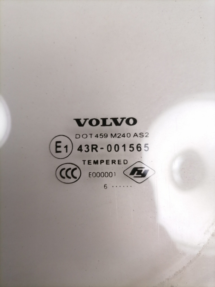 Volvo Küljeklaas, vasak 20768970 - Vidro e peças para Camião: foto 2 Volvo Küljeklaas, vasak 20768970 - Vidro e peças para Camião: foto 2