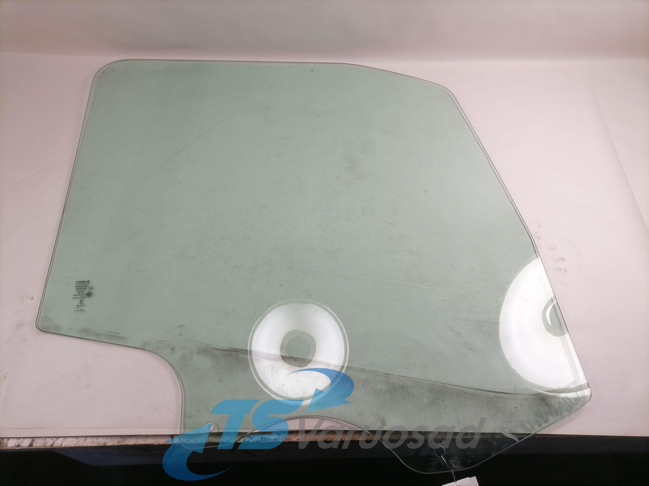 Volvo Küljeklaas, vasak 84043040 - Vidro e peças para Camião: foto 1 Volvo Küljeklaas, vasak 84043040 - Vidro e peças para Camião: foto 1