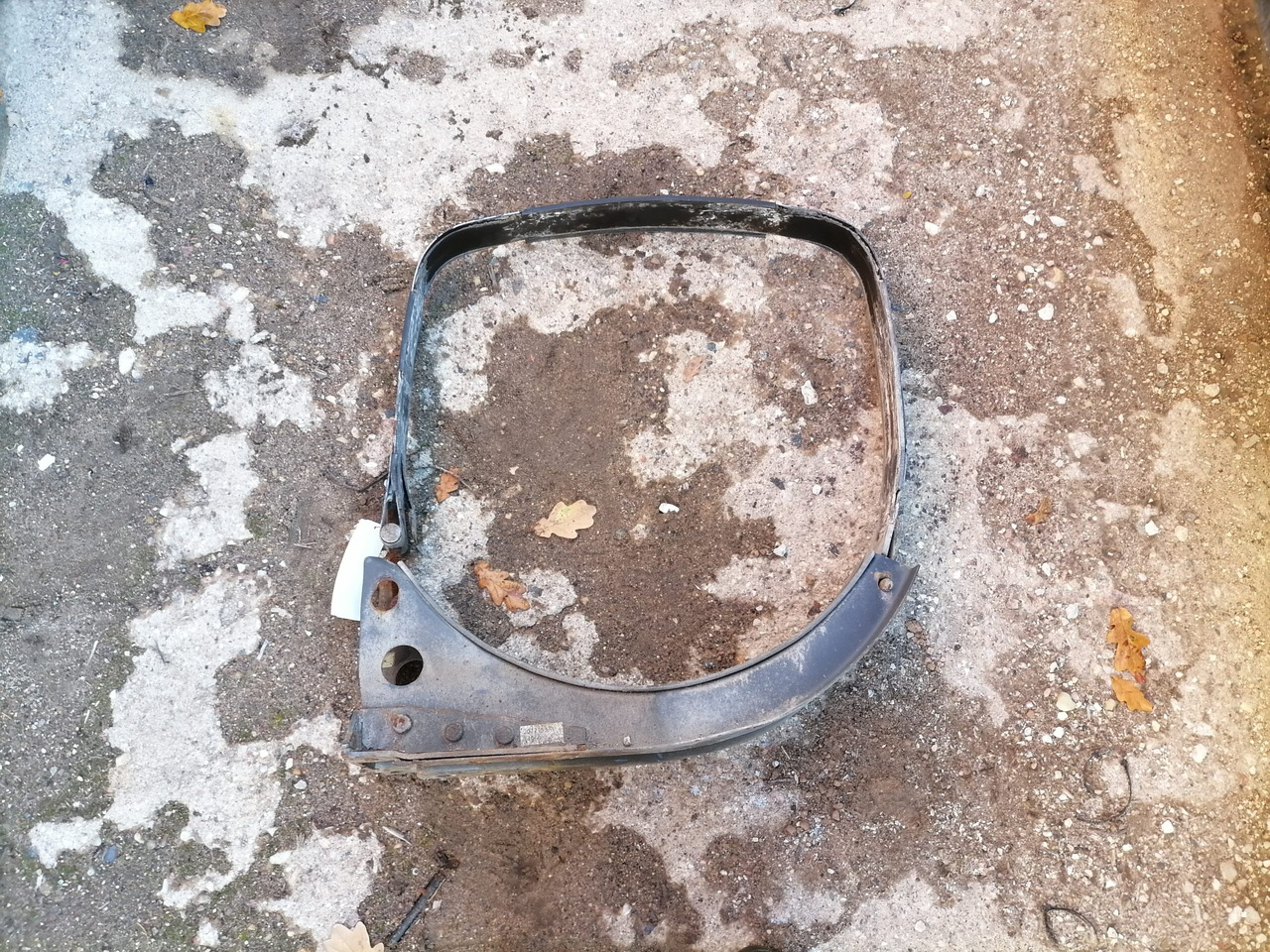 Volvo Kütusepaagi kandur, Volvo 20721537 - Tanque de combustível para Camião: foto 1 Volvo Kütusepaagi kandur, Volvo 20721537 - Tanque de combustível para Camião: foto 1