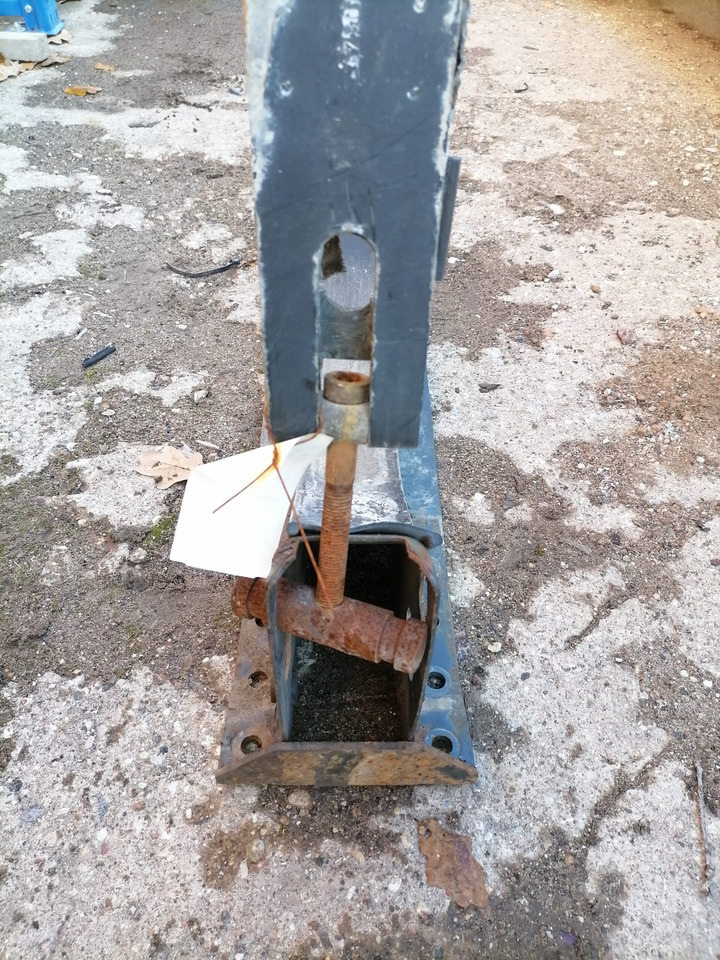 Volvo Kütusepaagi kandur, Volvo 20721537 - Tanque de combustível para Camião: foto 4 Volvo Kütusepaagi kandur, Volvo 20721537 - Tanque de combustível para Camião: foto 4