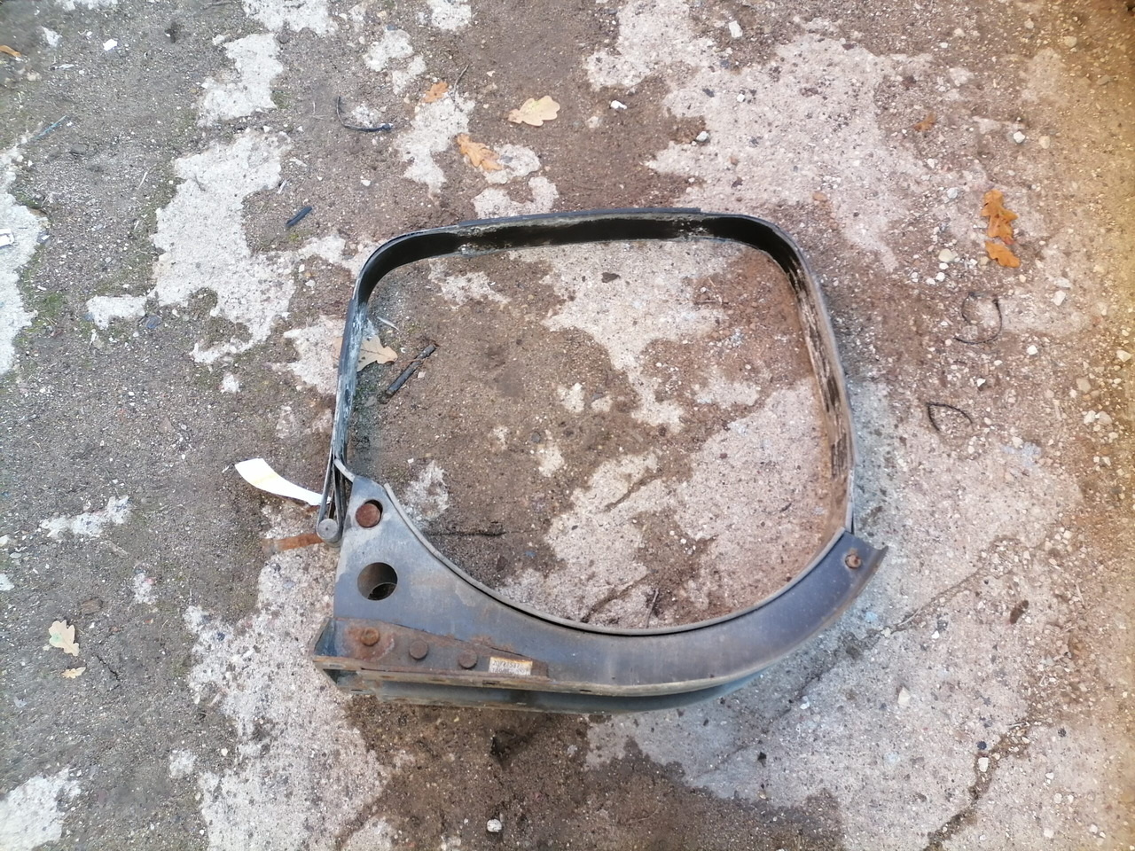 Volvo Kütusepaagi kandur, Volvo 20721537 - Tanque de combustível para Camião: foto 1 Volvo Kütusepaagi kandur, Volvo 20721537 - Tanque de combustível para Camião: foto 1