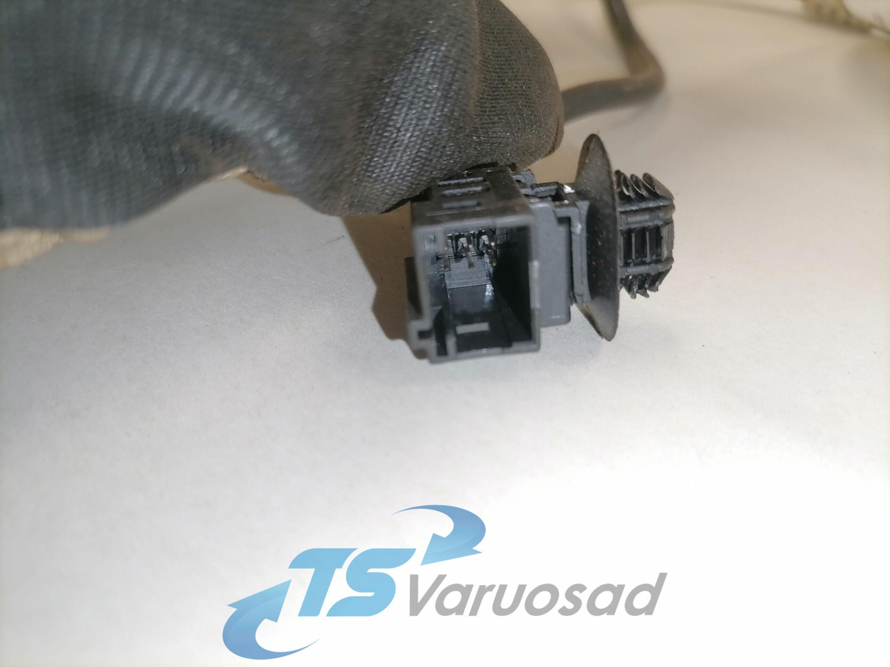 Volvo Lüliti, pardakompuuter 7420822232 - Sistema elétrico para Camião: foto 2 Volvo Lüliti, pardakompuuter 7420822232 - Sistema elétrico para Camião: foto 2