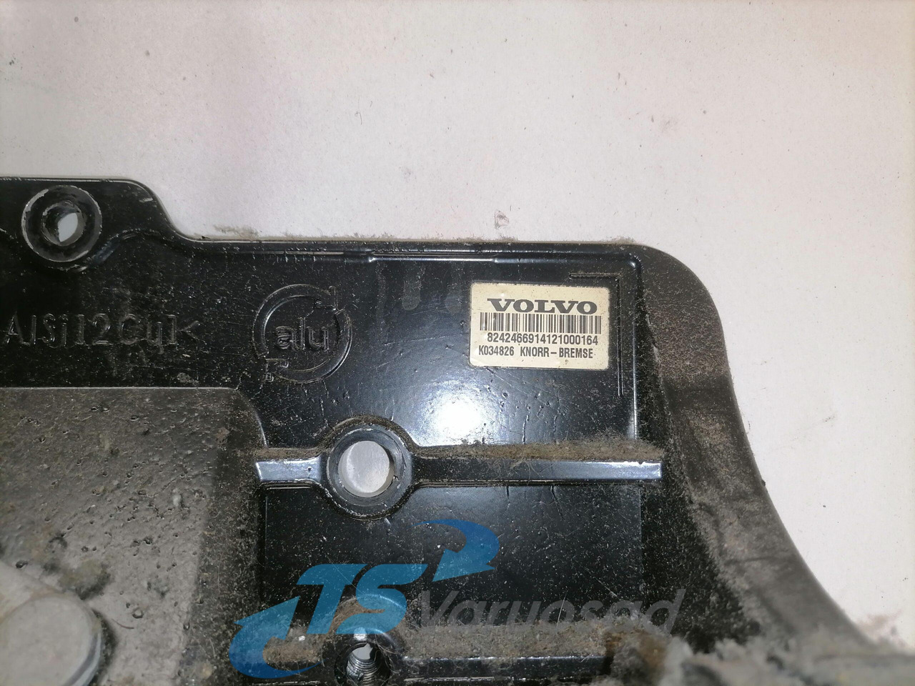 Volvo Pedaalide kandur 82424669 - Sistema de combustível para Camião: foto 3 Volvo Pedaalide kandur 82424669 - Sistema de combustível para Camião: foto 3