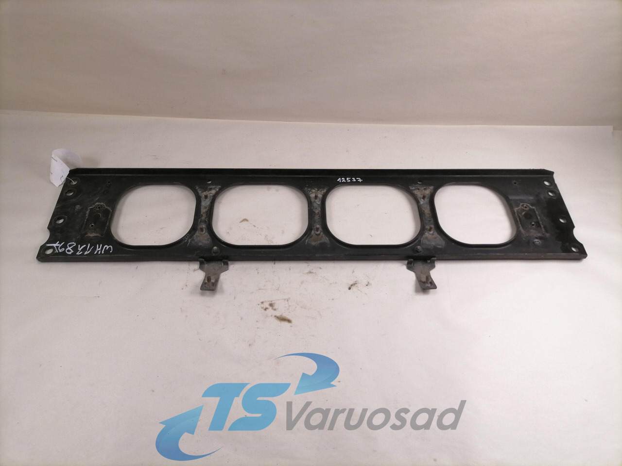 Volvo Raami vahetala 21825534 - Estrutura/ Châssis para Camião: foto 2 Volvo Raami vahetala 21825534 - Estrutura/ Châssis para Camião: foto 2