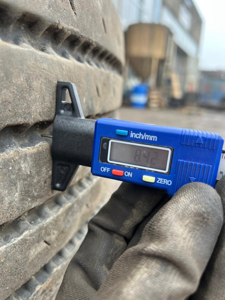 Jantes e pneus para Camião Volvo Rehvid + veljed 315/70R22.5 31570R225: foto 7