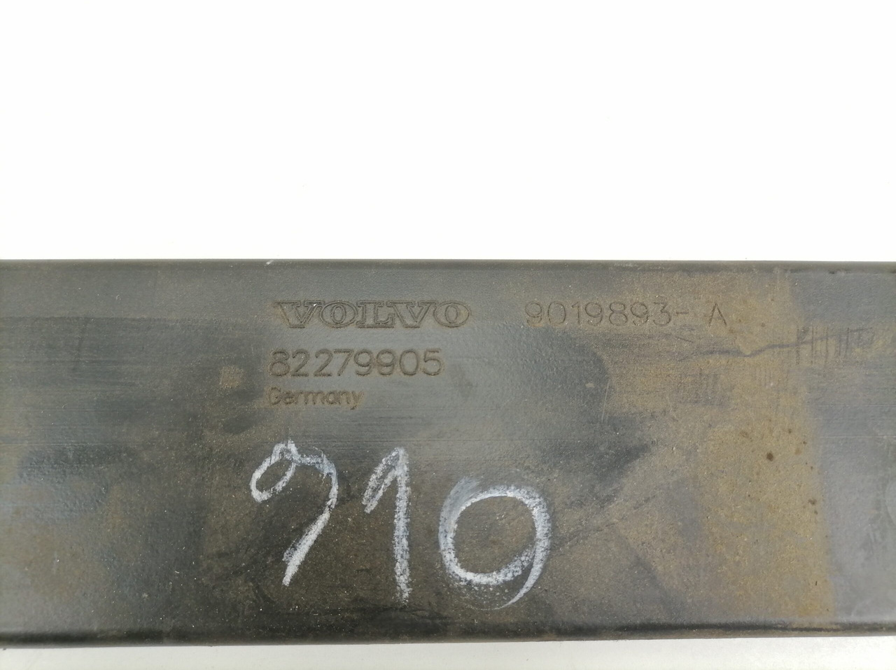 Volvo Salongi plastik 82279905 - Peça universal para Camião: foto 2 Volvo Salongi plastik 82279905 - Peça universal para Camião: foto 2