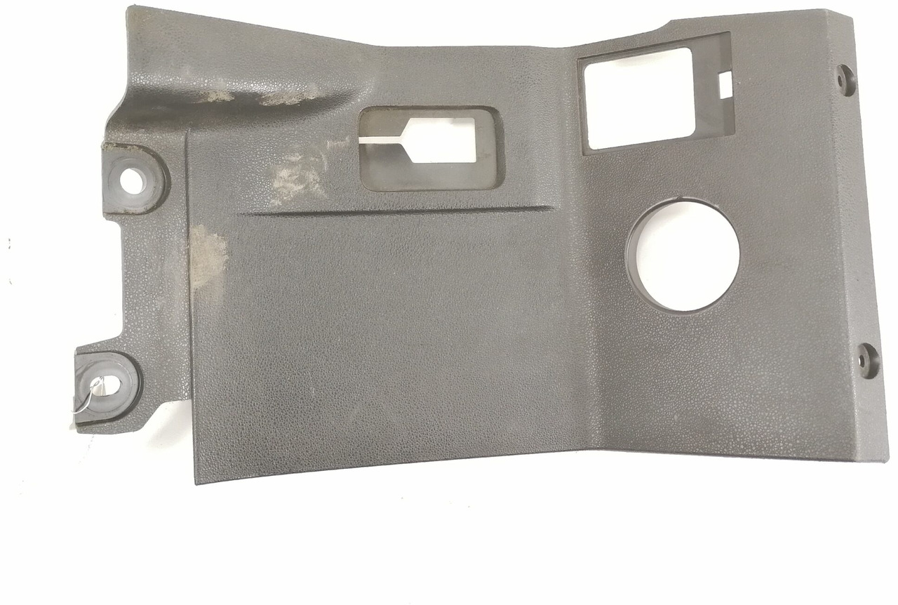 Volvo Salongi plastik 82415366 - Peça universal para Camião: foto 1 Volvo Salongi plastik 82415366 - Peça universal para Camião: foto 1