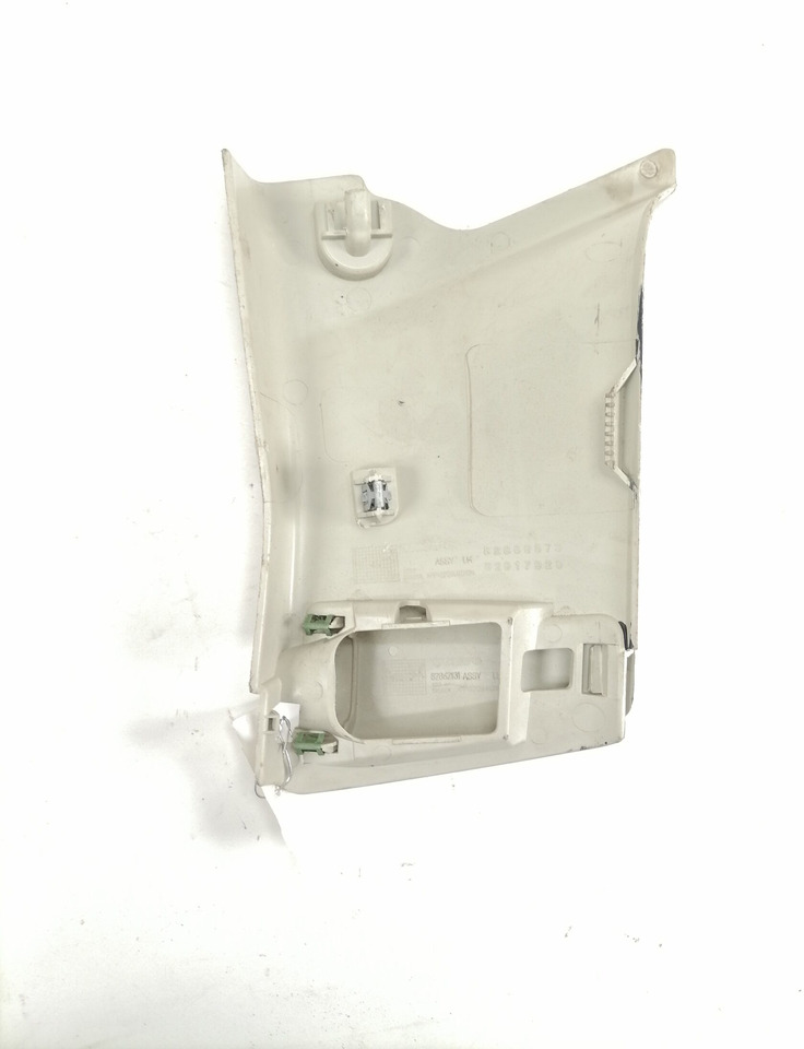 Volvo Salongi plastik 82869573 - Peça universal para Camião: foto 3 Volvo Salongi plastik 82869573 - Peça universal para Camião: foto 3