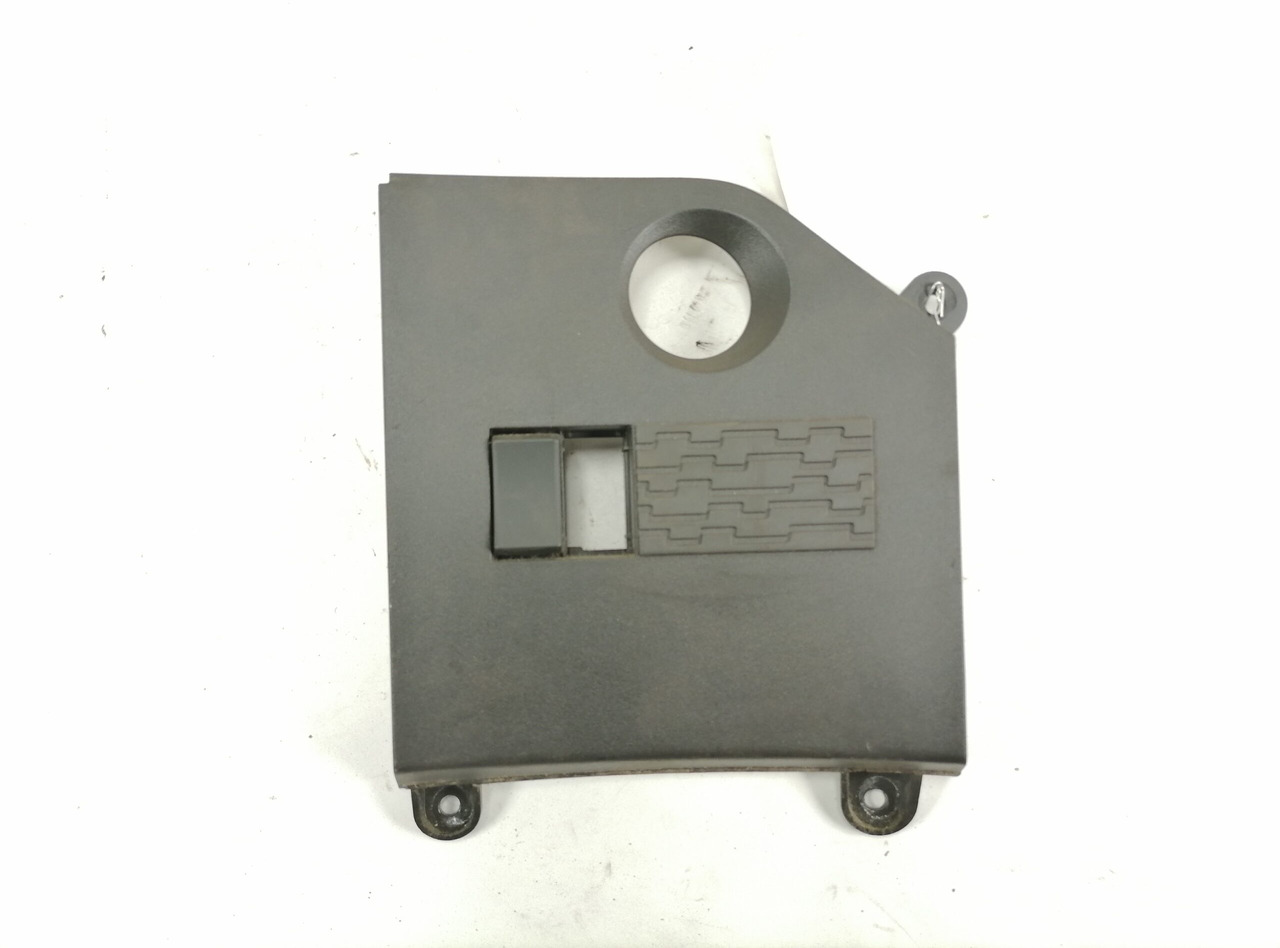 Volvo Salongi plastik 84008930 - Peça universal para Camião: foto 1 Volvo Salongi plastik 84008930 - Peça universal para Camião: foto 1