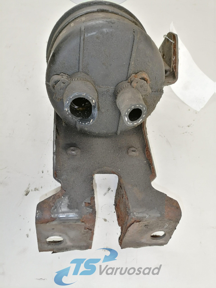 Volvo Steering oil tank+ bracket 1592945 - Mangueira de direção para Camião: foto 4 Volvo Steering oil tank+ bracket 1592945 - Mangueira de direção para Camião: foto 4