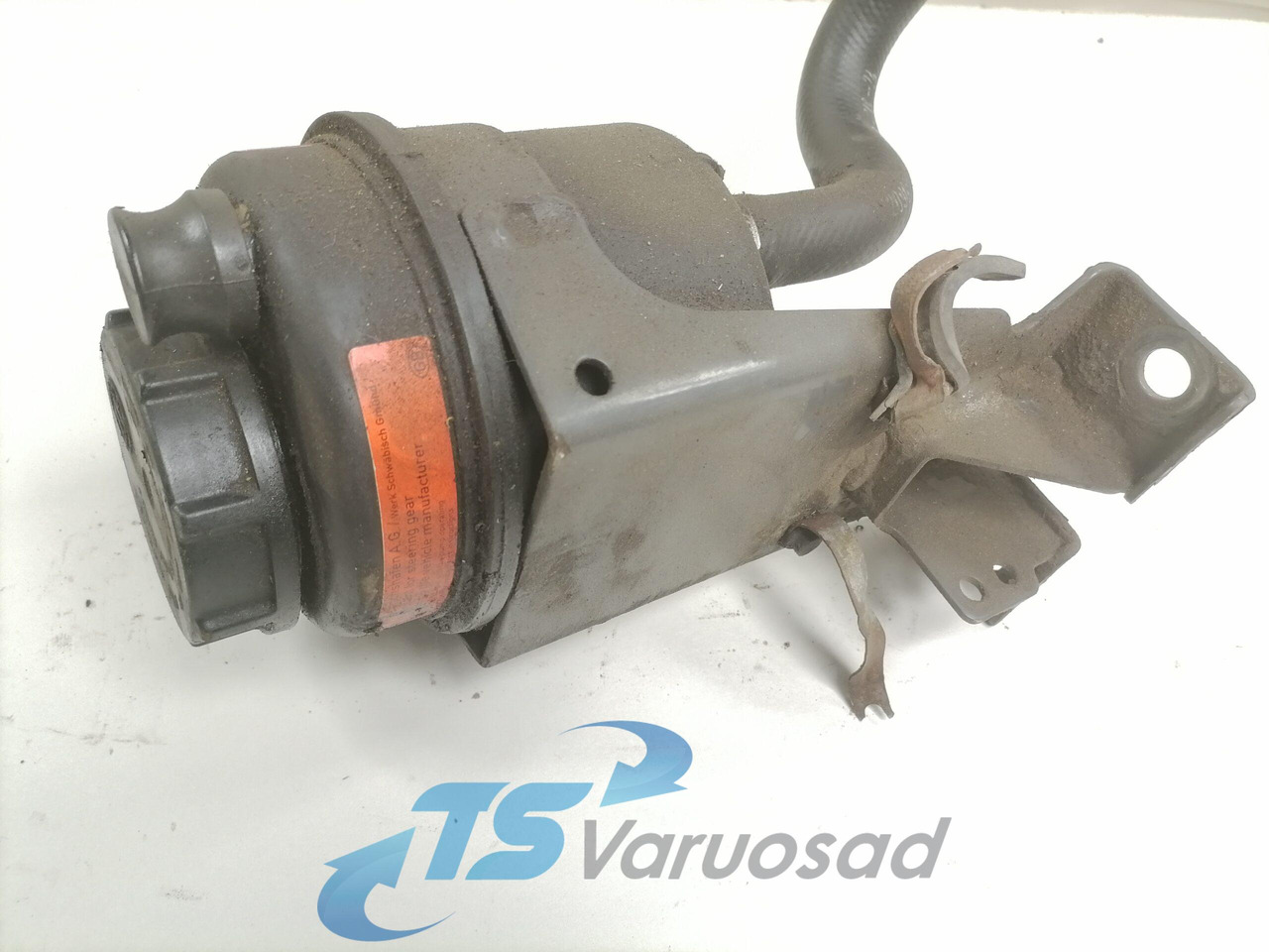 Volvo Steering oil tank+ bracket 20495075 - Mangueira de direção para Camião: foto 3 Volvo Steering oil tank+ bracket 20495075 - Mangueira de direção para Camião: foto 3