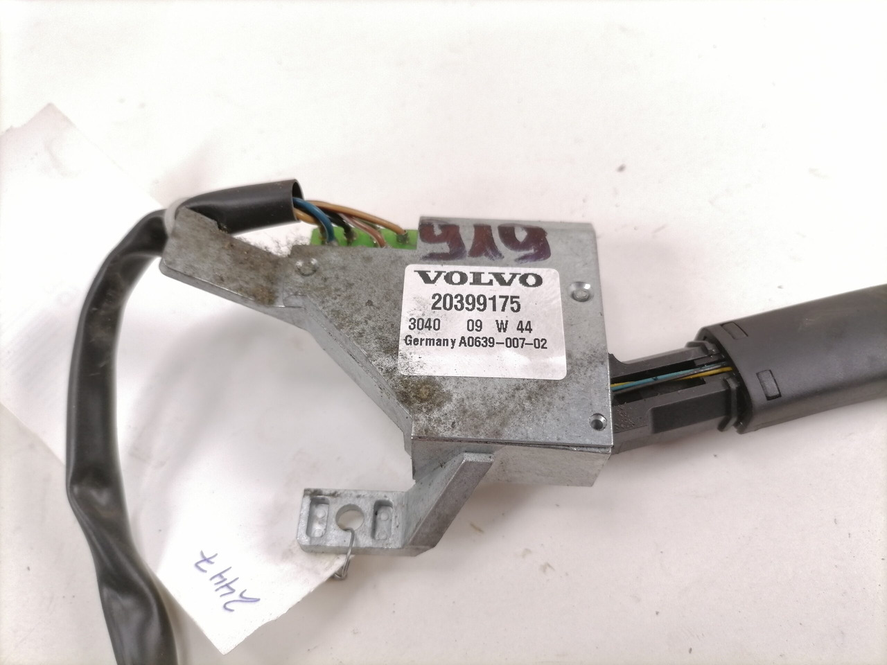 Volvo Switch 20399175 - Sistema elétrico para Camião: foto 3 Volvo Switch 20399175 - Sistema elétrico para Camião: foto 3