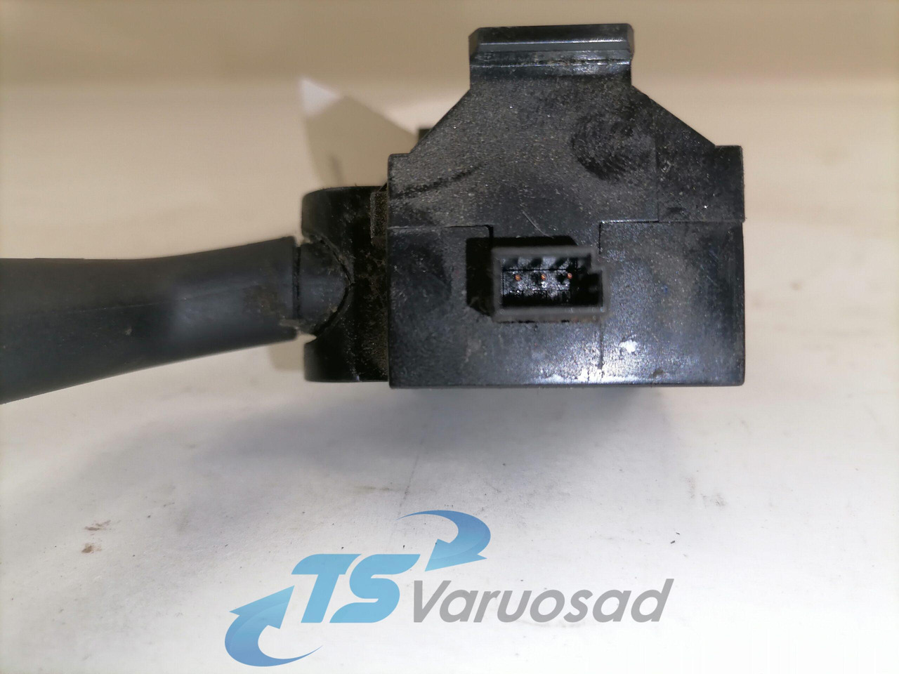 Volvo Switch, exhaust brake 7420864646 - Sistema elétrico para Camião: foto 2 Volvo Switch, exhaust brake 7420864646 - Sistema elétrico para Camião: foto 2