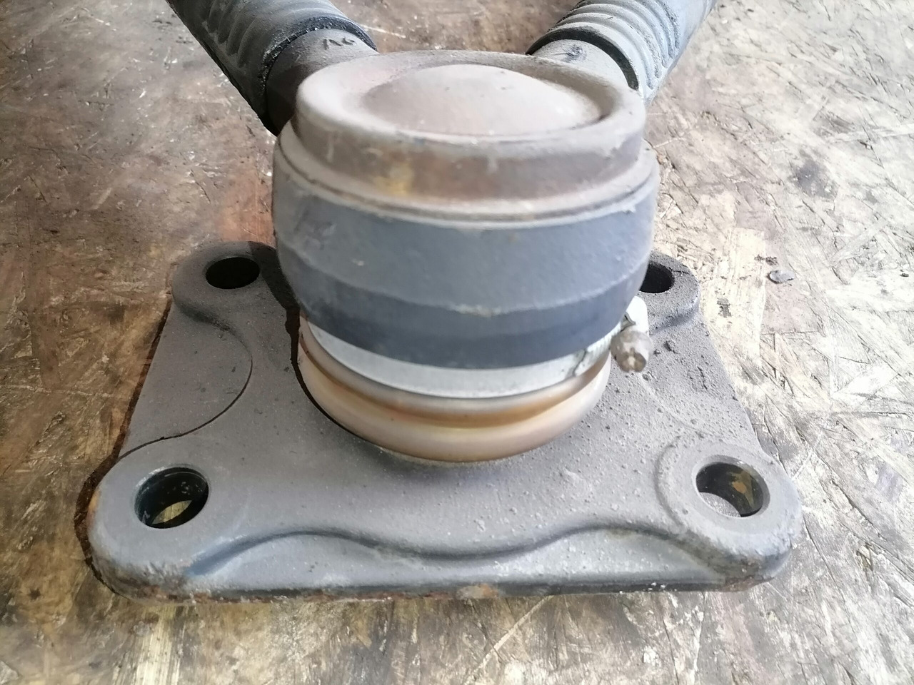 Volvo V- rod 20703338 - Eixo e peças para Camião: foto 5 Volvo V- rod 20703338 - Eixo e peças para Camião: foto 5