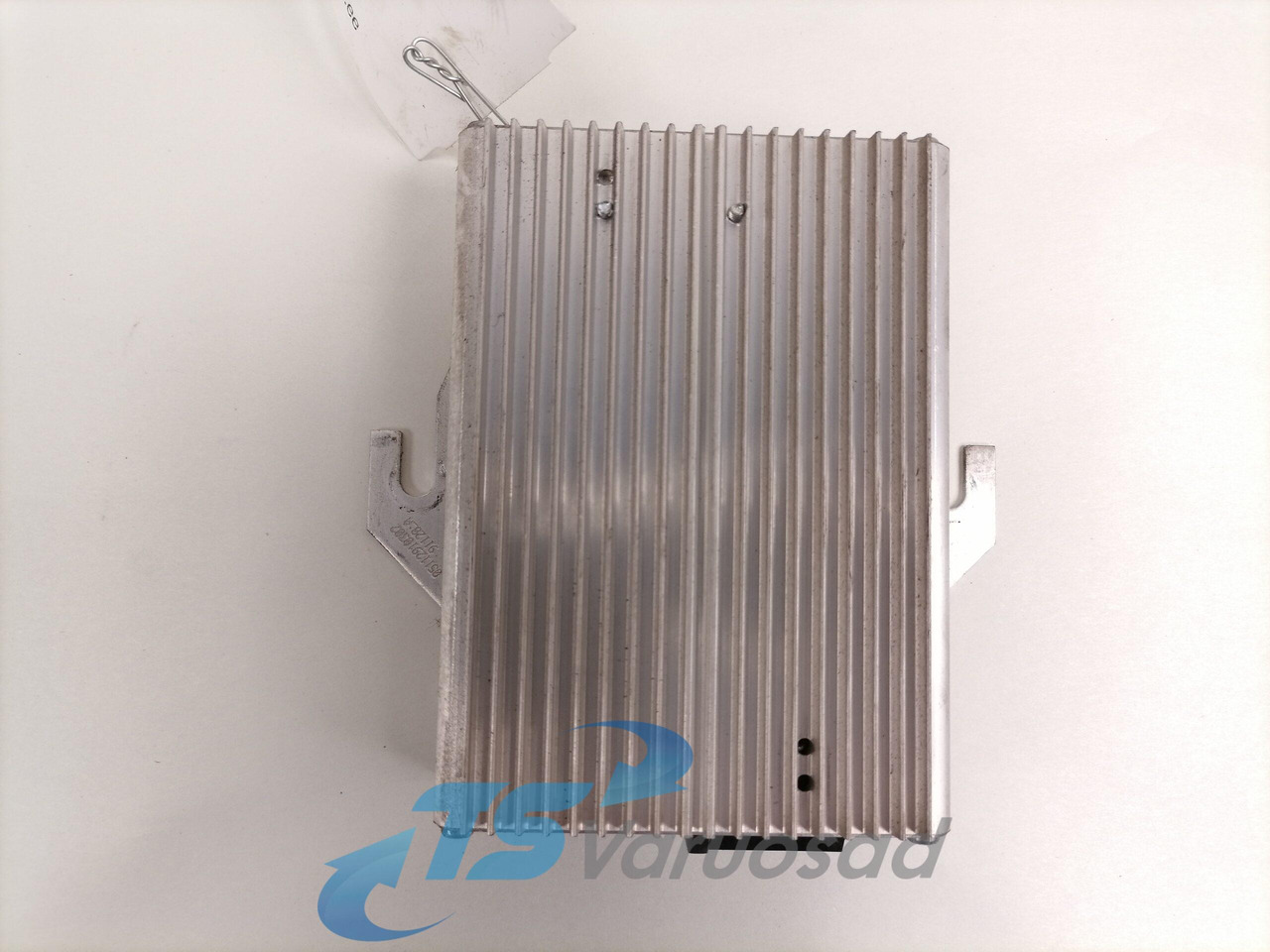 Volvo Voltage converter 7420880230 - Sistema elétrico para Camião: foto 2 Volvo Voltage converter 7420880230 - Sistema elétrico para Camião: foto 2