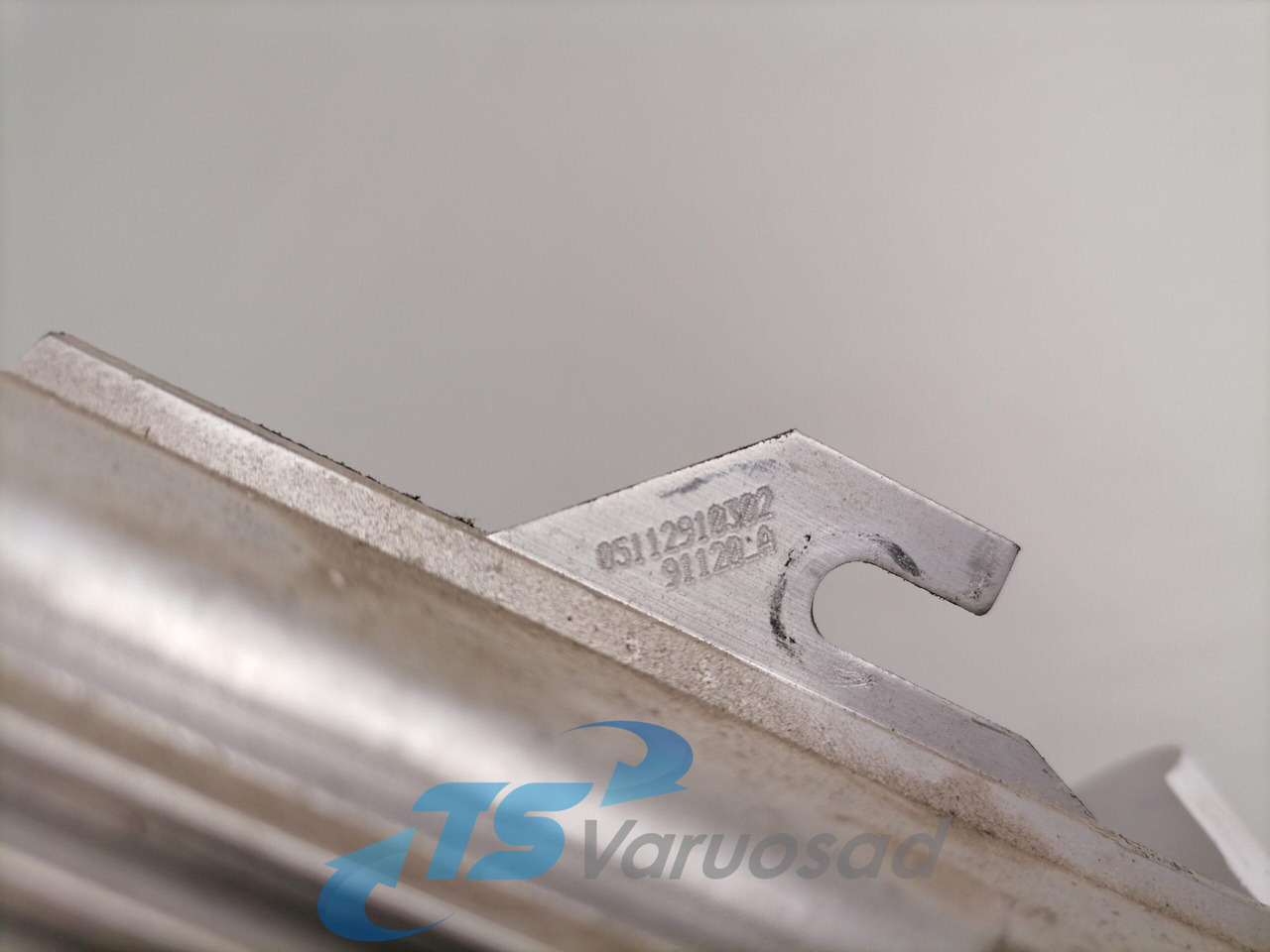 Volvo Voltage converter 7420880230 - Sistema elétrico para Camião: foto 4 Volvo Voltage converter 7420880230 - Sistema elétrico para Camião: foto 4