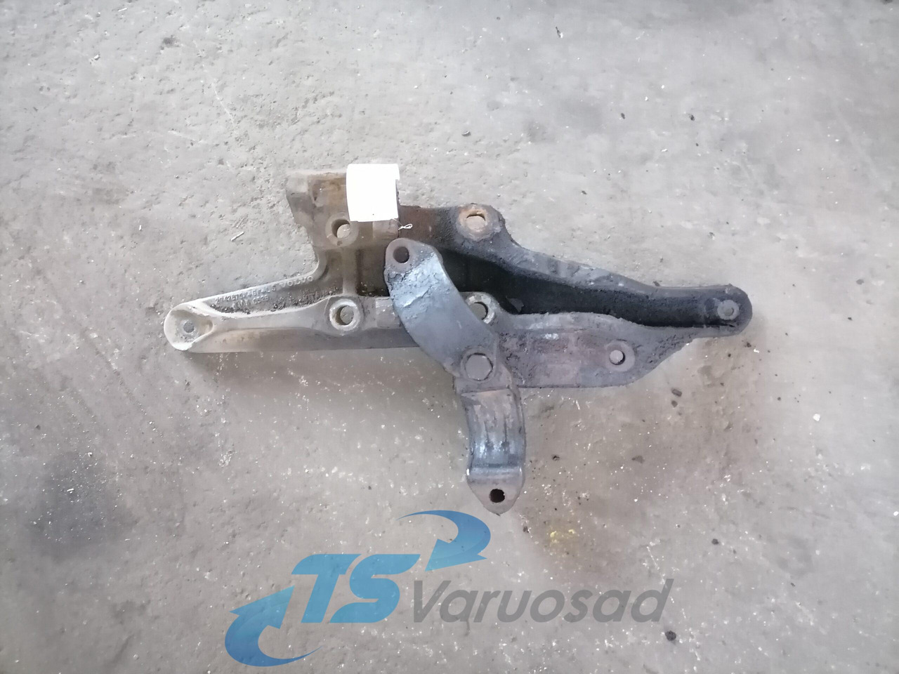 Volvo Volvo drive axle / axle mounting / airbag carrier 20428752 - Eixo e peças para Camião: foto 3 Volvo Volvo drive axle / axle mounting / airbag carrier 20428752 - Eixo e peças para Camião: foto 3
