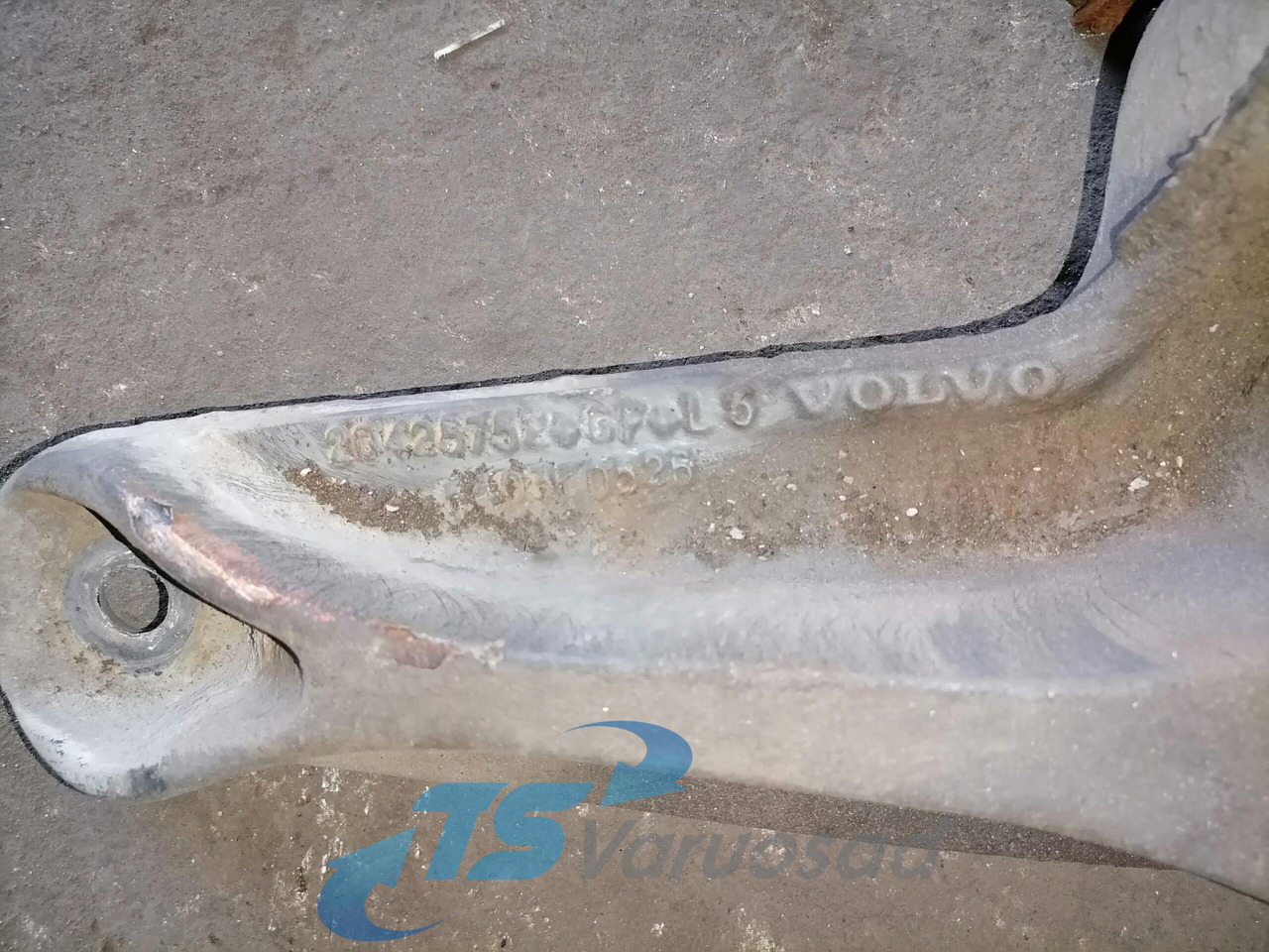 Volvo Volvo drive axle / axle mounting / airbag carrier 20428752 - Eixo e peças para Camião: foto 2 Volvo Volvo drive axle / axle mounting / airbag carrier 20428752 - Eixo e peças para Camião: foto 2