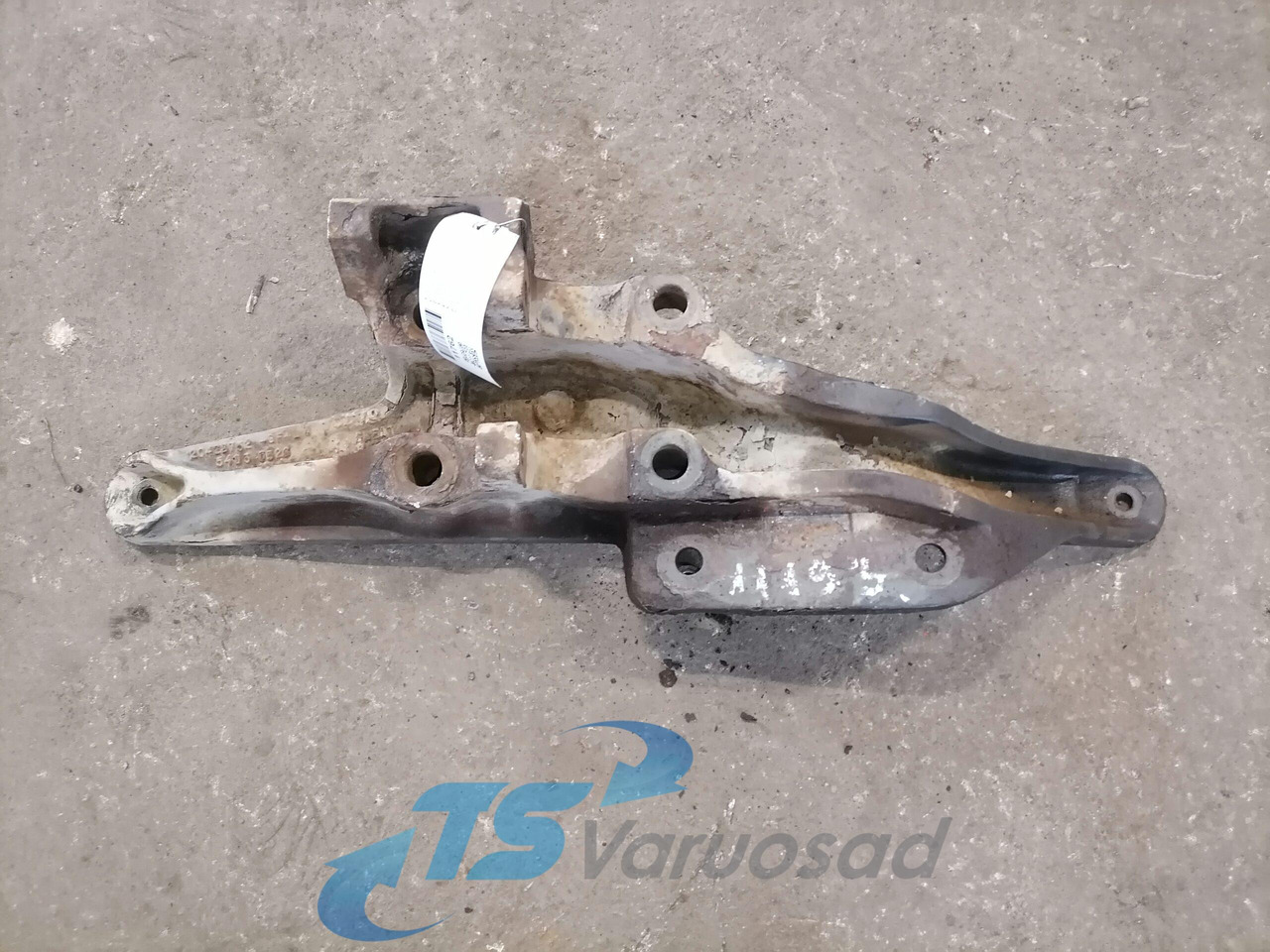 Volvo Volvo drive axle / axle mounting / airbag carrier 20428752 - Eixo e peças para Camião: foto 2 Volvo Volvo drive axle / axle mounting / airbag carrier 20428752 - Eixo e peças para Camião: foto 2