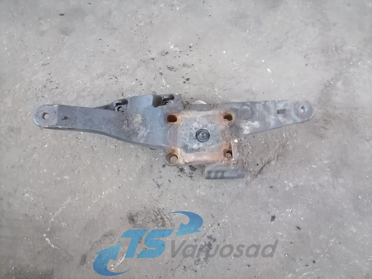Volvo Volvo drive axle / axle mounting / airbag carrier 20428753 - Eixo e peças para Camião: foto 1 Volvo Volvo drive axle / axle mounting / airbag carrier 20428753 - Eixo e peças para Camião: foto 1