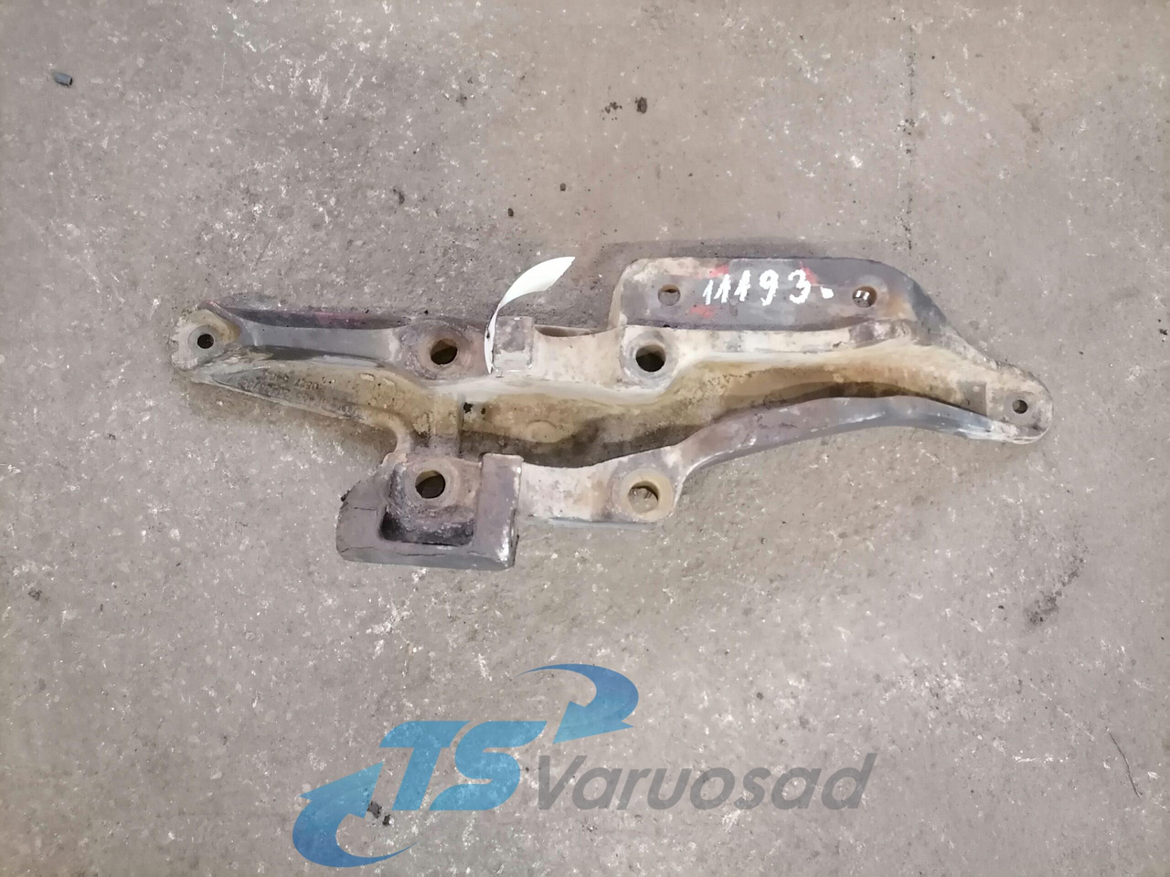 Volvo Volvo drive axle / axle mounting / airbag carrier 20428753 - Eixo e peças para Camião: foto 3 Volvo Volvo drive axle / axle mounting / airbag carrier 20428753 - Eixo e peças para Camião: foto 3