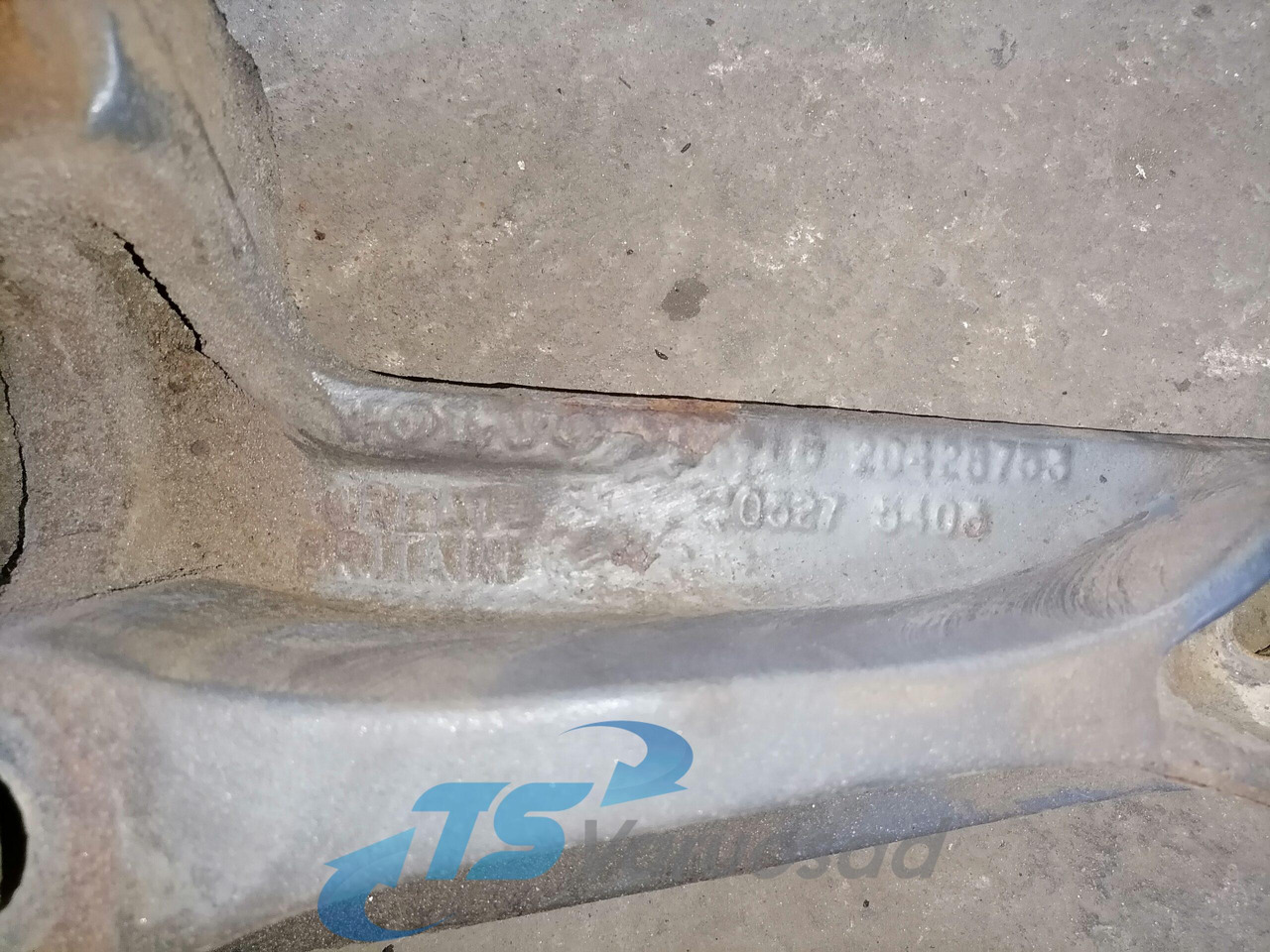 Volvo Volvo drive axle / axle mounting / airbag carrier 20428753 - Eixo e peças para Camião: foto 2 Volvo Volvo drive axle / axle mounting / airbag carrier 20428753 - Eixo e peças para Camião: foto 2