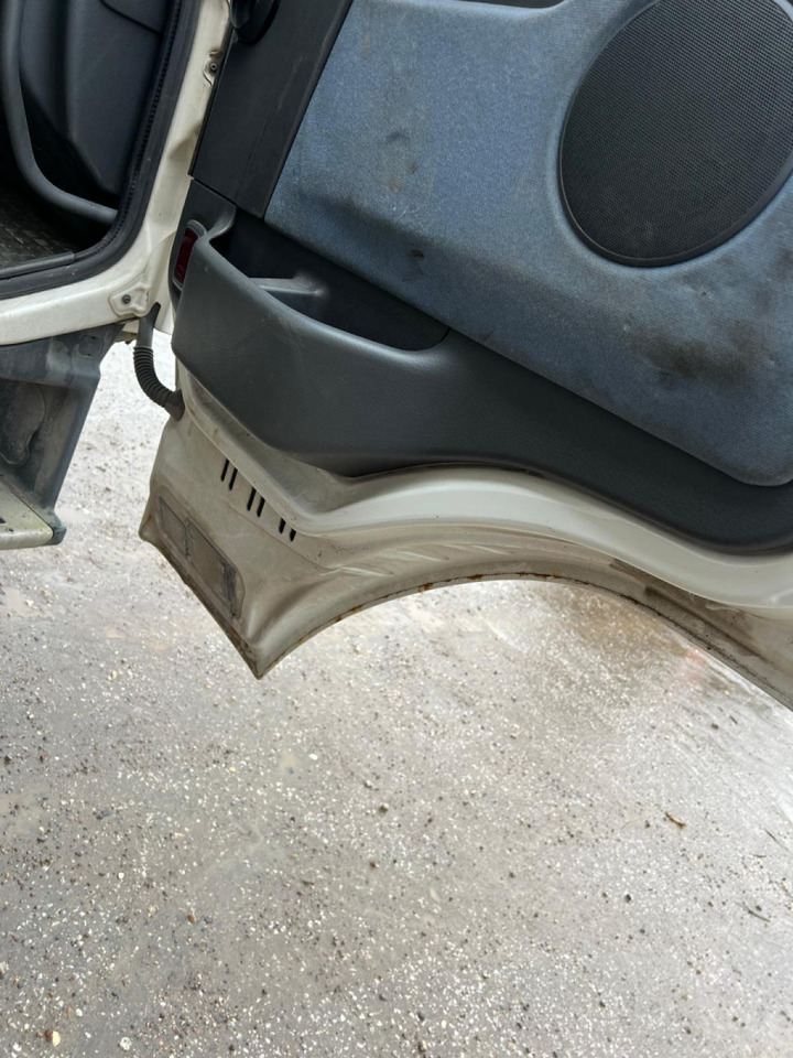 Cabine e interior para Camião Volvo Volvo kabiin 85103669: foto 13 Cabine e interior para Camião Volvo Volvo kabiin 85103669: foto 13