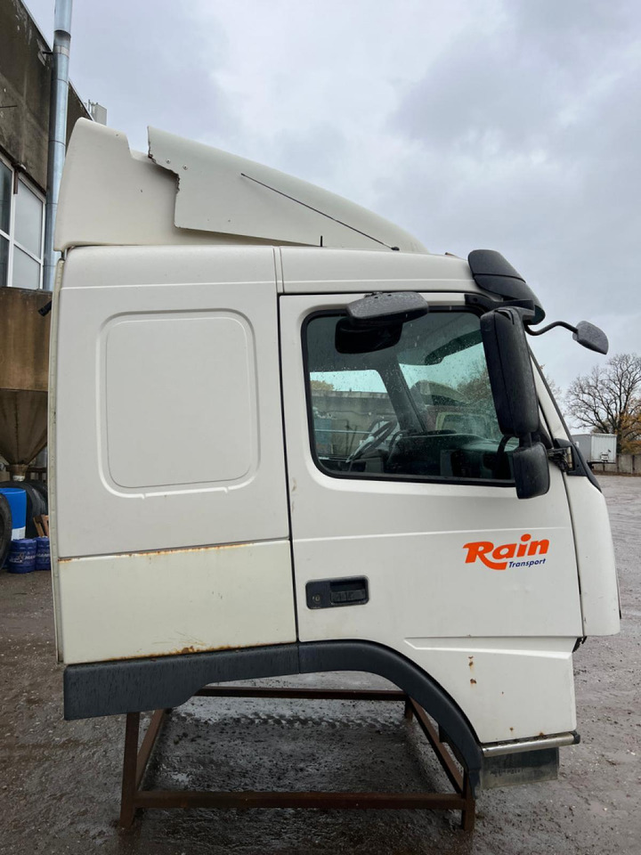 Volvo Volvo kabiin 85103669 - Cabine e interior para Camião: foto 4 Volvo Volvo kabiin 85103669 - Cabine e interior para Camião: foto 4