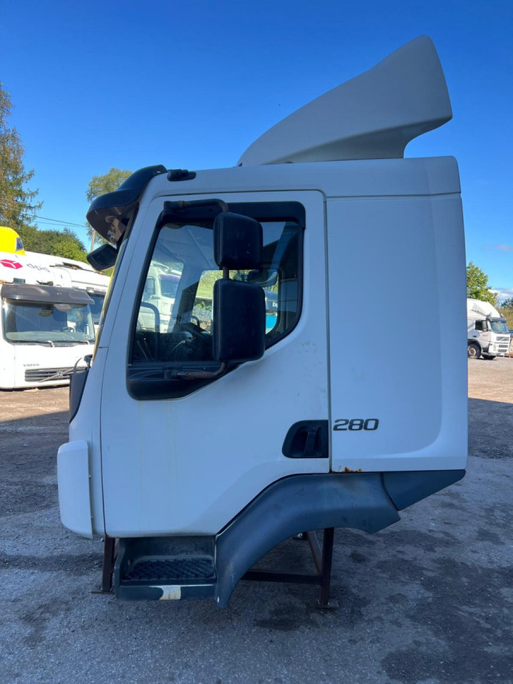 Volvo Volvo kabiin 85145280 - Cabine e interior para Camião: foto 4 Volvo Volvo kabiin 85145280 - Cabine e interior para Camião: foto 4