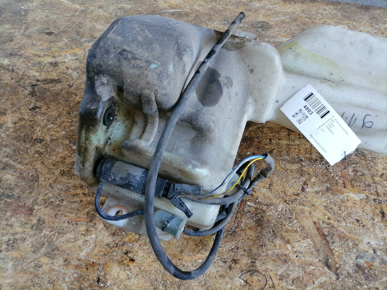 Volvo Windscreen washer fluid tank 20382655 - Limpador de pára-brisa para Camião: foto 3 Volvo Windscreen washer fluid tank 20382655 - Limpador de pára-brisa para Camião: foto 3