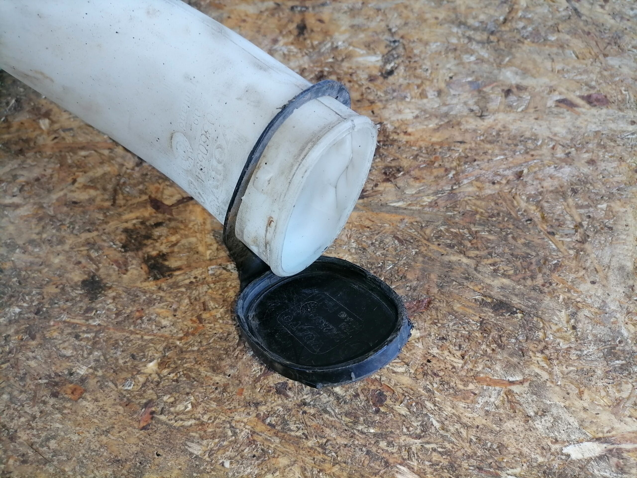 Volvo Windscreen washer fluid tank 20382655 - Limpador de pára-brisa para Camião: foto 5 Volvo Windscreen washer fluid tank 20382655 - Limpador de pára-brisa para Camião: foto 5